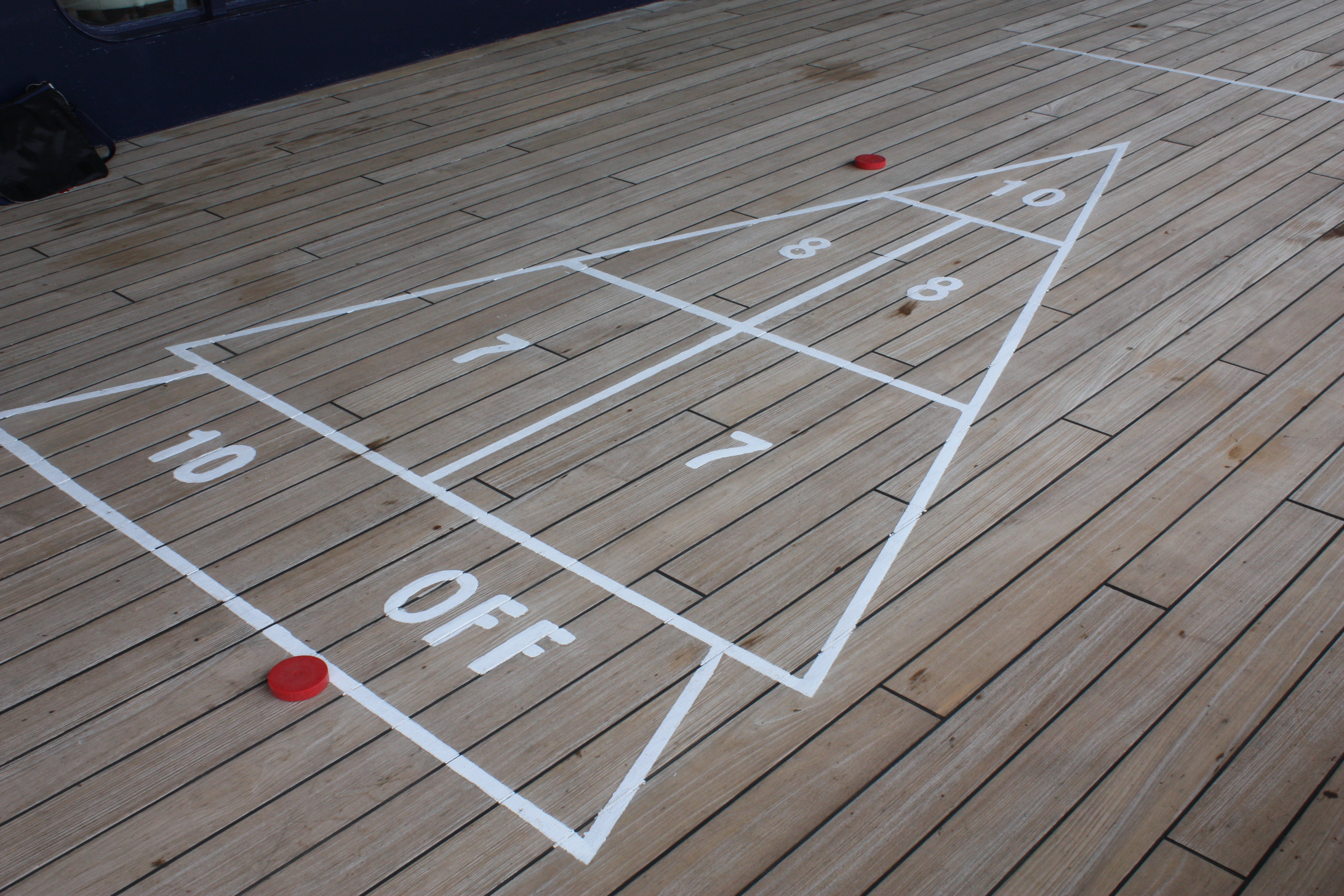 Winning the Business Shuffleboard Game on the Deck of the Titanic: How lack of leadership and misguided direction sunk one long standing company